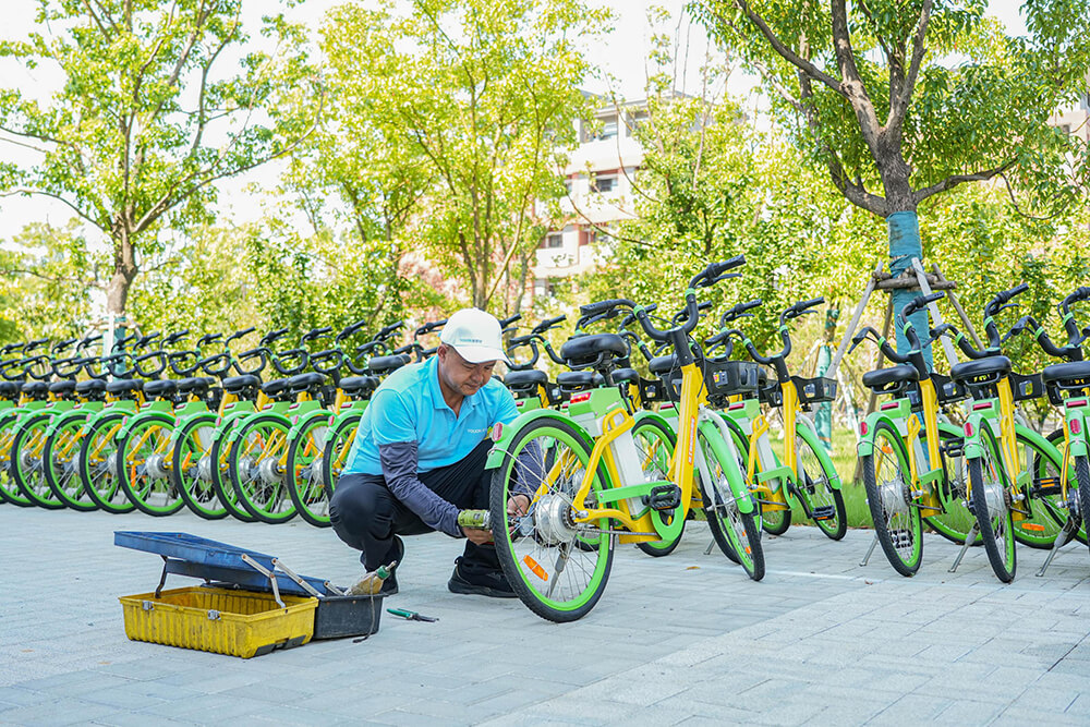 開學(xué)護(hù)行，守師生安全