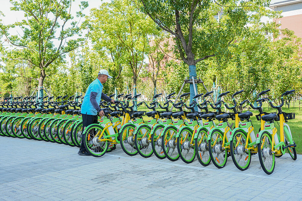 開學(xué)護(hù)行，守師生安全