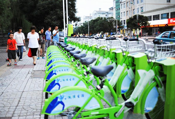 公共自行車亮相張家口市街頭