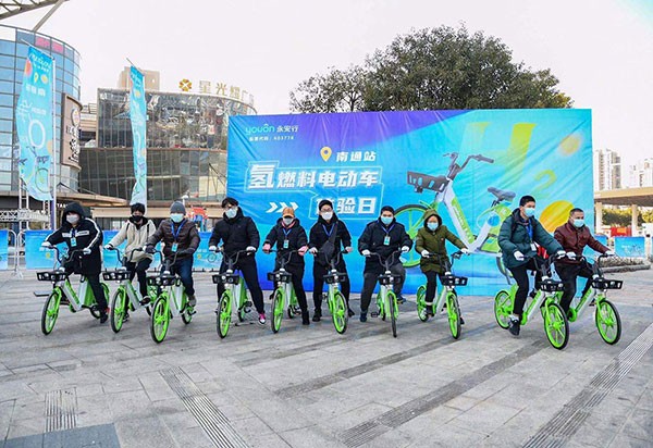 1分鐘換氫棒，續(xù)航70公里，天冷不“縮水”丨氫燃料共享單車通城“嘗鮮”