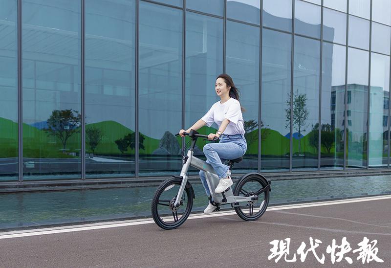 助力低碳生活，國內(nèi)首款量產(chǎn)民用型氫能自行車上路