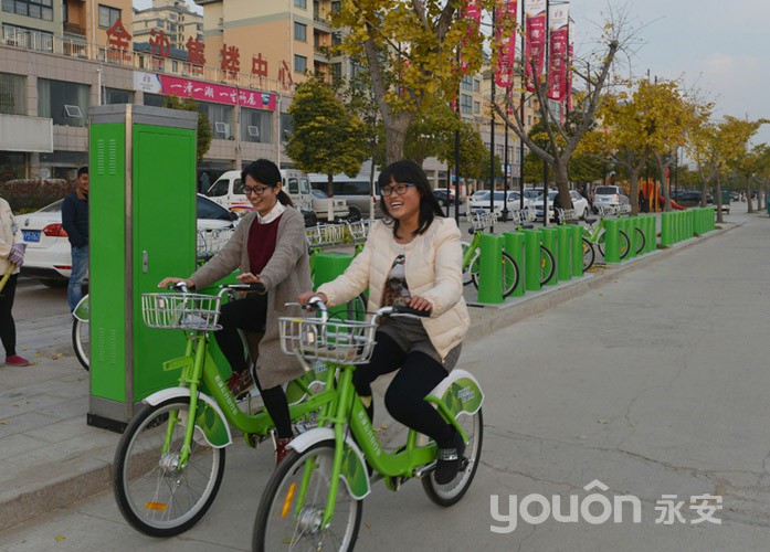 河南省柘城縣：公共自行車服務(wù)正式投入使用  群眾試騎
