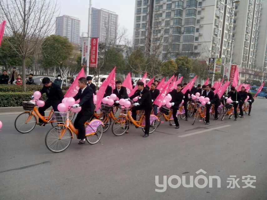 永城市公共自行車迎親成時(shí)尚
